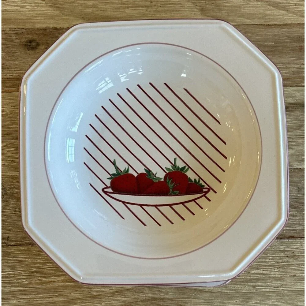 Mikasa Fresh Fruit Strawberries Set Of 6 Soup Bowls 8.5